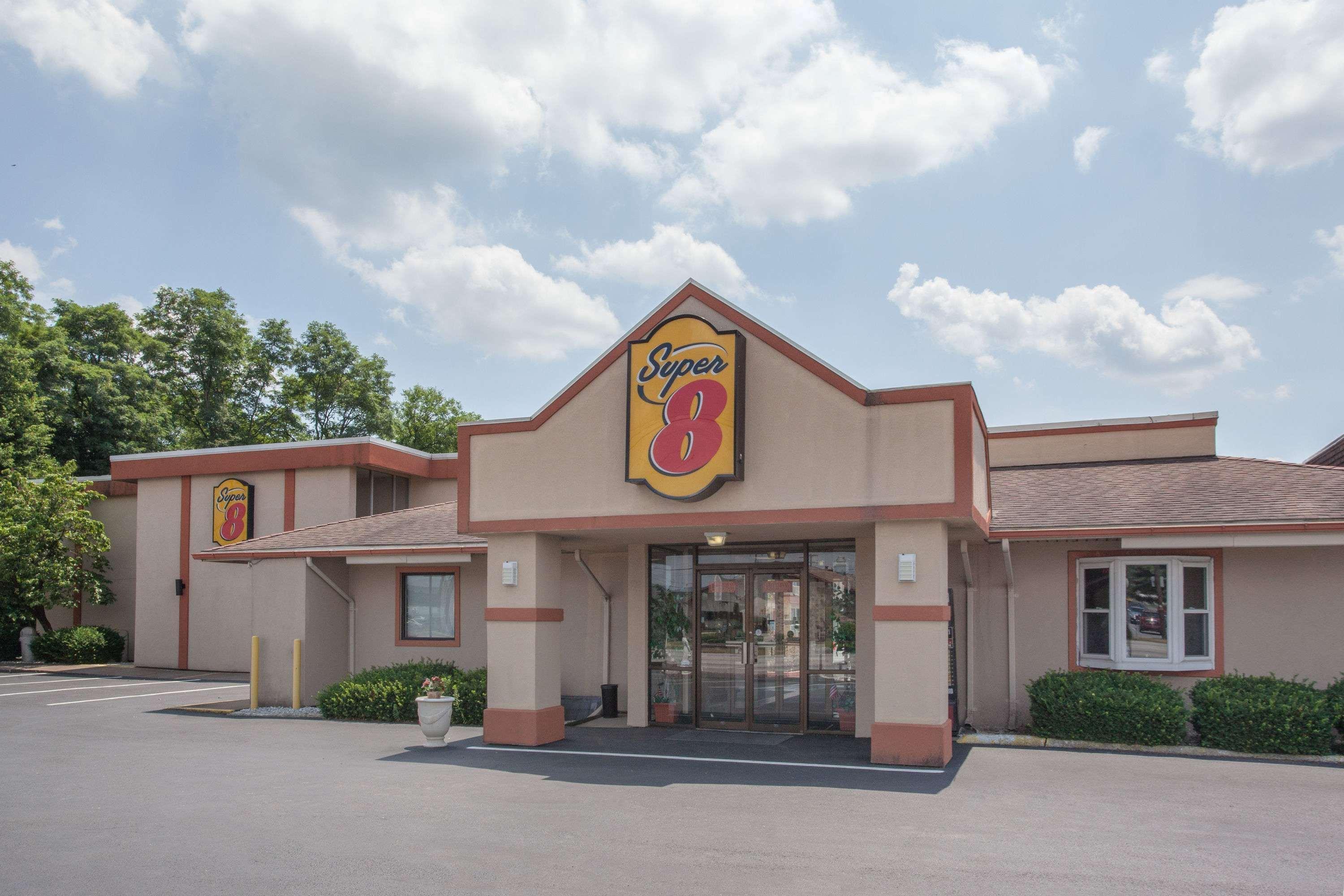 Super 8 By Wyndham Carlisle North Exterior foto