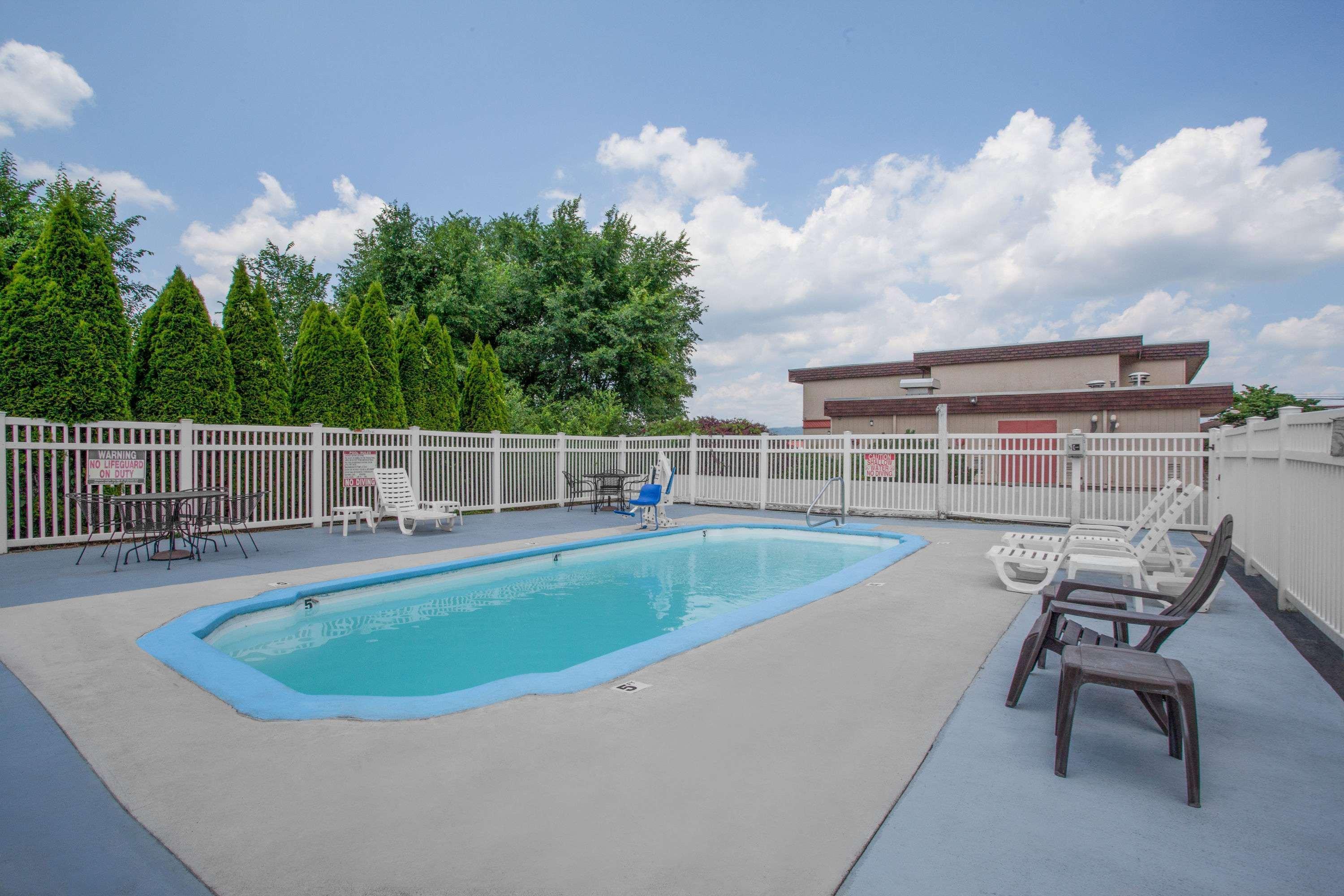 Super 8 By Wyndham Carlisle North Exterior foto