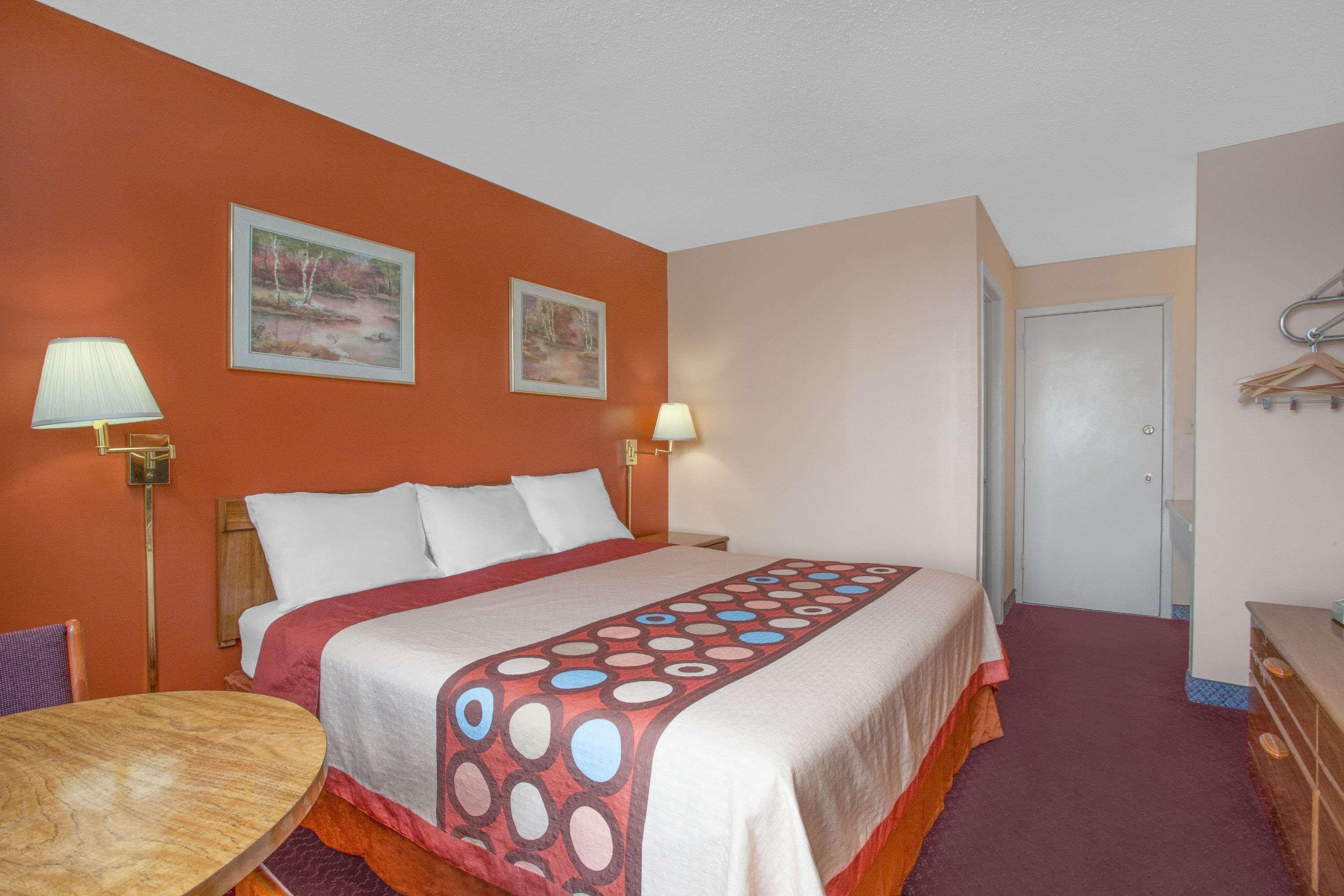 Super 8 By Wyndham Carlisle North Exterior foto